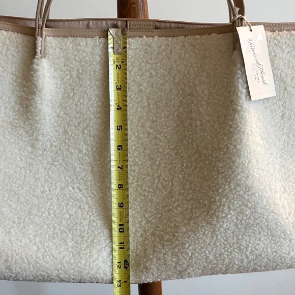 Universal Thread Faux Fur/Sherpa Cream Weekender Bag NWT - Picture 12 of 16